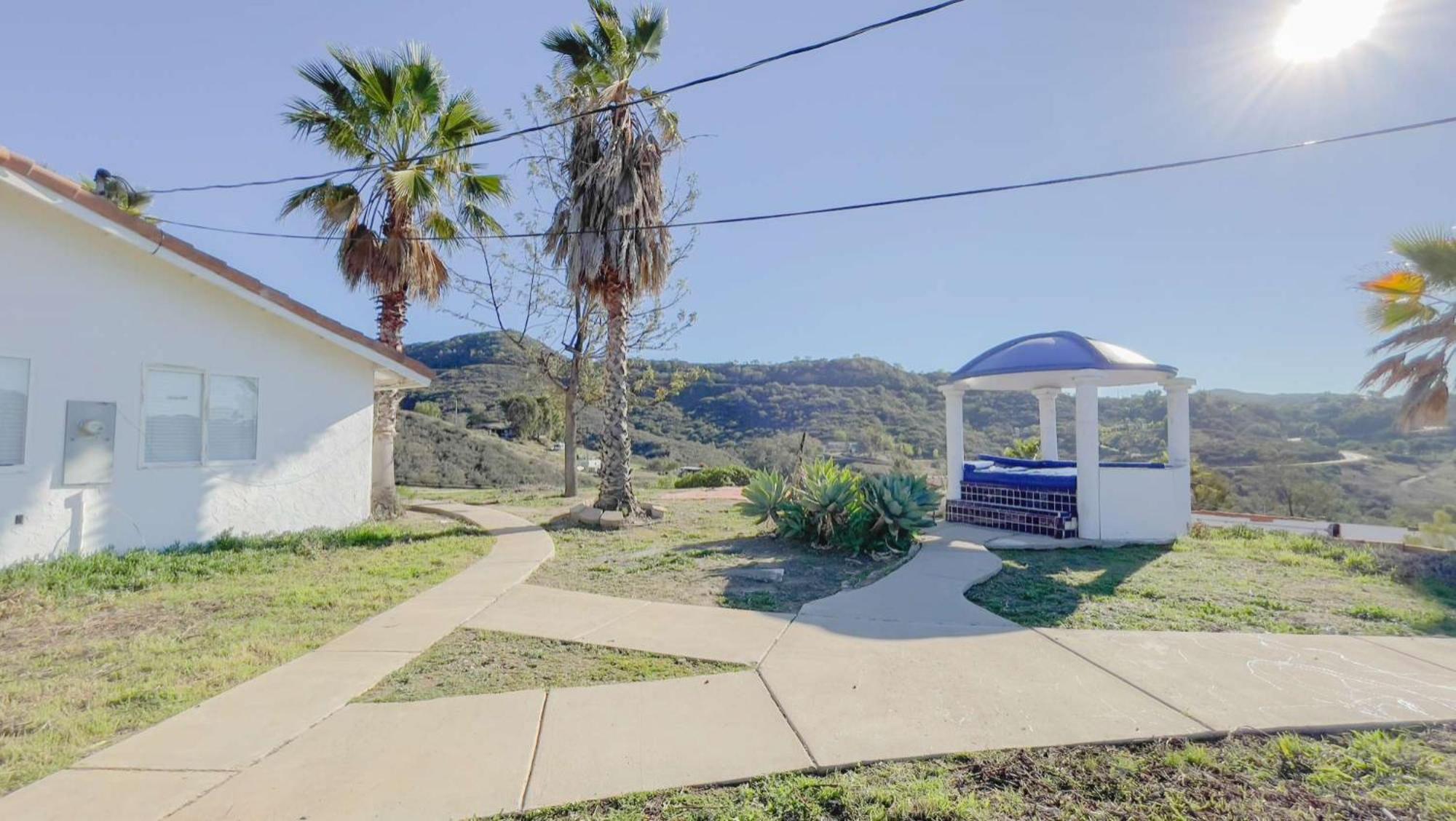 Private Home On 10 Acres - Heated Salt Pool & Jacuzzi, Mountain & City Views, Horseshoes, Basketball, Bbq, Golf Putting, Foosball, Croquet, Bose Stereo, White Cotton Bedding - Hilltop Hacienda, Pool Heat Optional Jamul Exterior foto