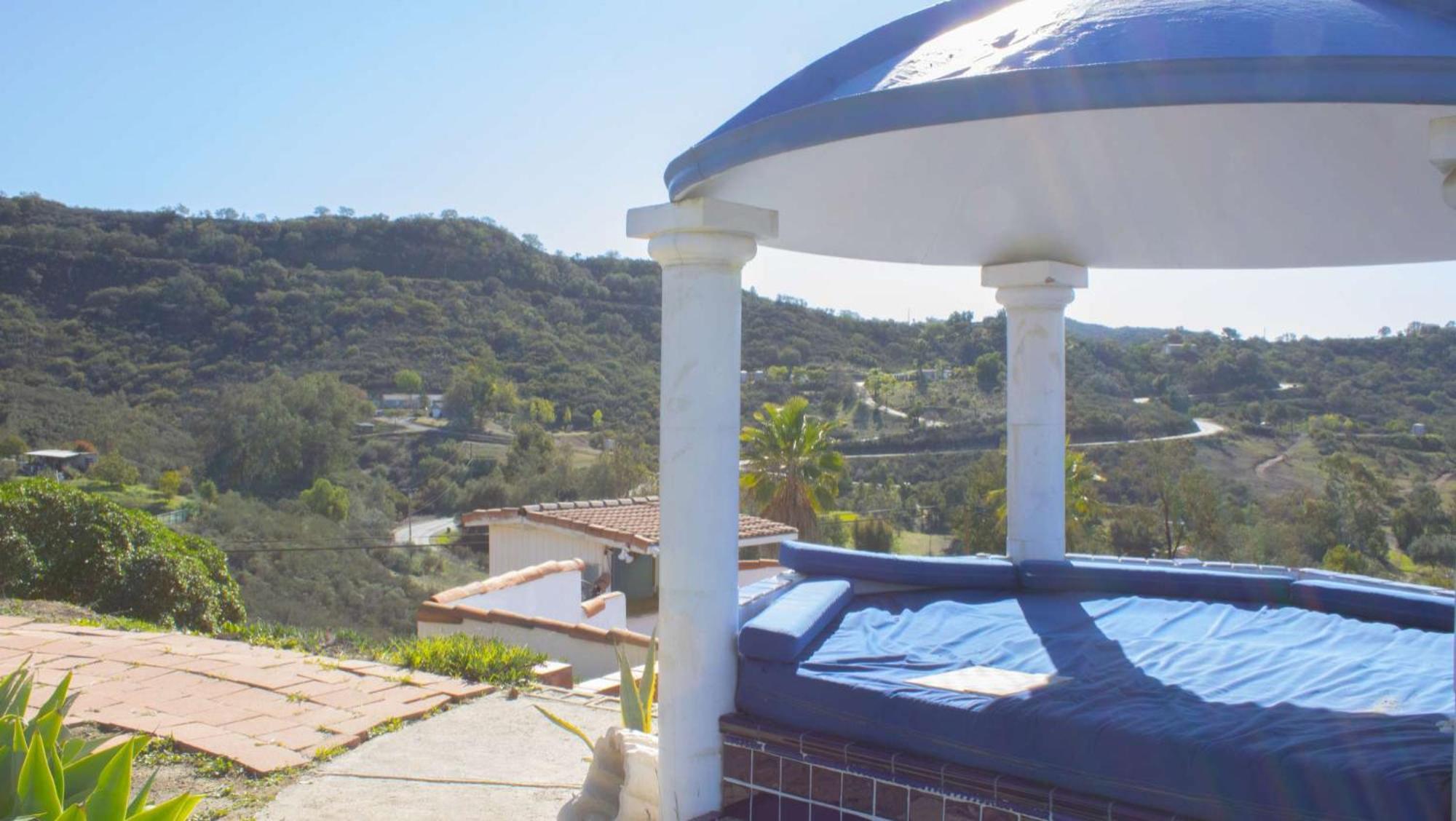 Private Home On 10 Acres - Heated Salt Pool & Jacuzzi, Mountain & City Views, Horseshoes, Basketball, Bbq, Golf Putting, Foosball, Croquet, Bose Stereo, White Cotton Bedding - Hilltop Hacienda, Pool Heat Optional Jamul Exterior foto