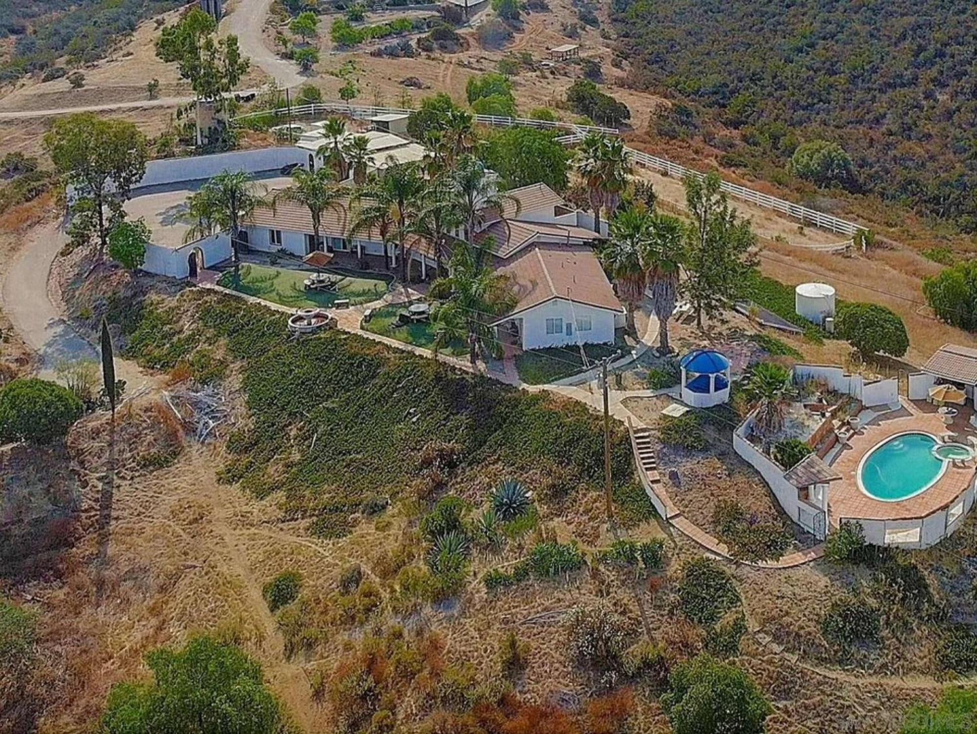 Private Home On 10 Acres - Heated Salt Pool & Jacuzzi, Mountain & City Views, Horseshoes, Basketball, Bbq, Golf Putting, Foosball, Croquet, Bose Stereo, White Cotton Bedding - Hilltop Hacienda, Pool Heat Optional Jamul Exterior foto