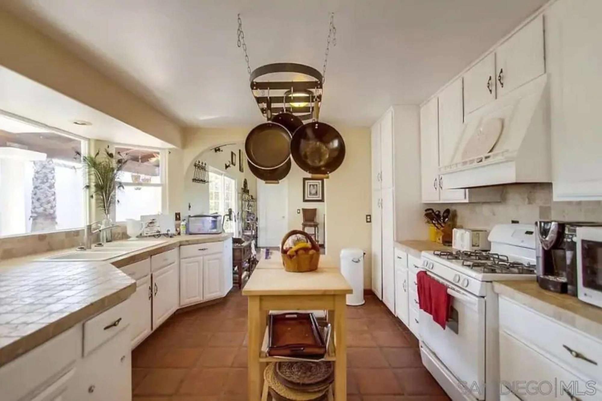 Private Home On 10 Acres - Heated Salt Pool & Jacuzzi, Mountain & City Views, Horseshoes, Basketball, Bbq, Golf Putting, Foosball, Croquet, Bose Stereo, White Cotton Bedding - Hilltop Hacienda, Pool Heat Optional Jamul Exterior foto
